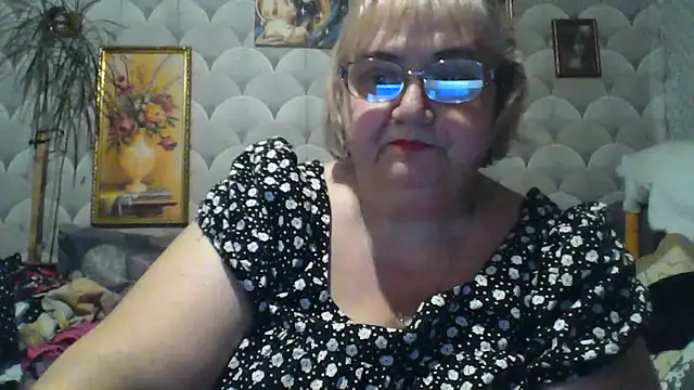 MarinaFarina53 online show from June 19, 7:28 pm