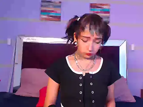 JadeBonnet online show from May 11, 8:06 pm