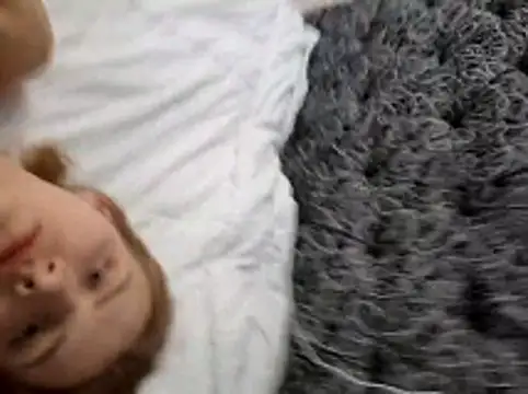 mooniekiss online show from May 8, 11:37 am