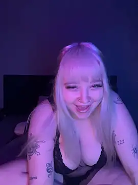 Snapshot of xxcocoaxx26 chatting on May 29, 8:18 pm xxcocoaxx26 online show from May 29, 8:18 pm