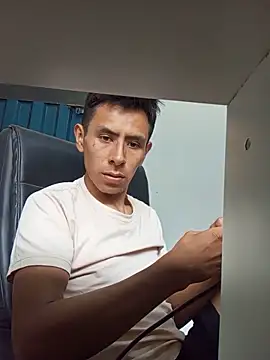 Snapshot of 12cle chatting on June 6, 5:50 pm 12cle online show from June 6, 5:50 pm