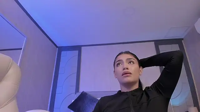 Alyson velez online show from May 13, 8:06 pm