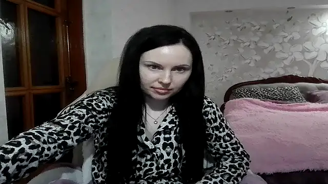 Snapshot of viktoria11x chatting on June 8, 1:39 am viktoria11x online show from June 8, 1:39 am