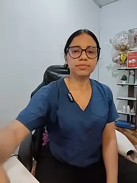 Snapshot of alanahot94 chatting on June 6, 1:00 am alanahot94 online show from June 6, 1:00 am