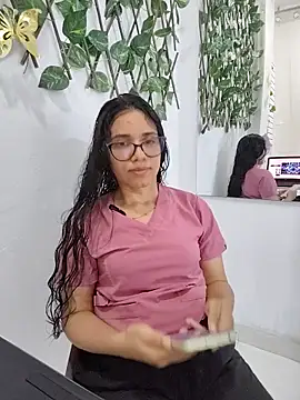 Snapshot of alanahot94 chatting on June 15, 3:36 pm alanahot94 online show from June 15, 3:36 pm