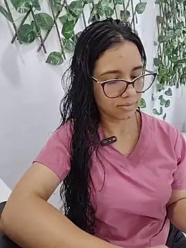 Snapshot of alanahot94 chatting on June 30, 4:19 pm alanahot94 online show from June 30, 4:19 pm