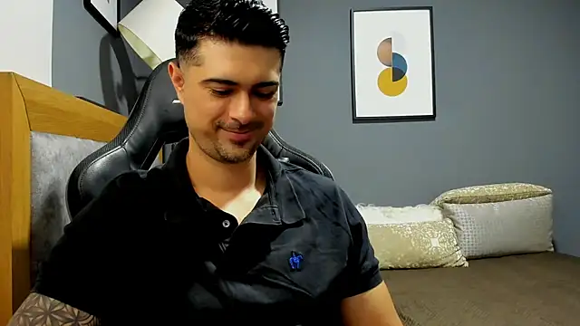 Snapshot of ZEI-001 chatting on June 21, 9:39 pm ZEI-001 online show from June 21, 9:39 pm