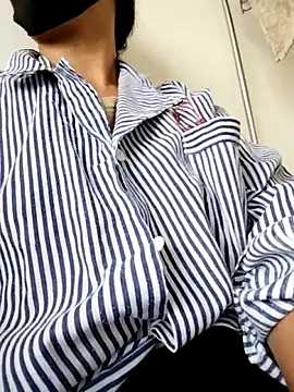 Snapshot of Meo_meo- chatting on May 15, 2:40 am Meo meo- online show from May 15, 2:40 am