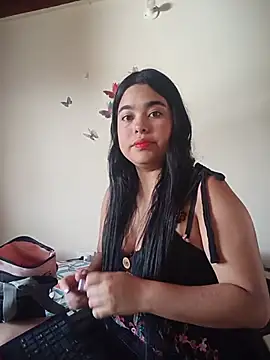 Snapshot of MiiaHott_W chatting on July 10, 6:43 pm MiiaHott W online show from July 10, 6:43 pm