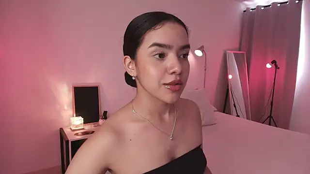 fluffylips online show from July 4, 6:36 pm