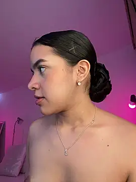 fluffylips online show from July 14, 1:06 pm