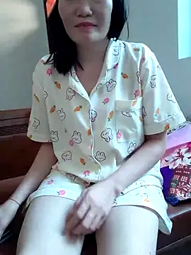 Snapshot of -Trici- chatting on June 11, 1:16 am -Trici- online show from June 11, 1:16 am