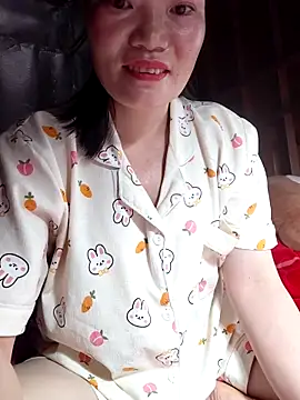 Snapshot of -Trici- chatting on June 13, 10:08 pm -Trici- online show from June 13, 10:08 pm