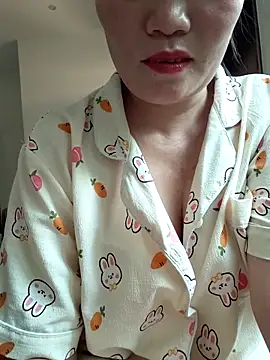 Snapshot of -Trici- chatting on June 18, 9:14 am -Trici- online show from June 18, 9:14 am