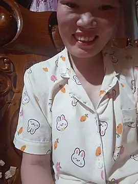 Snapshot of -Trici- chatting on June 28, 12:27 am -Trici- online show from June 28, 12:27 am