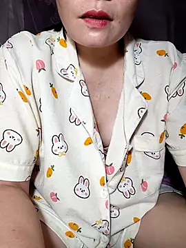 Snapshot of -Trici- chatting on July 10, 8:33 pm -Trici- online show from July 10, 8:33 pm