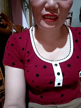 Snapshot of -Trici- chatting on July 20, 11:45 am -Trici- online show from July 20, 11:45 am