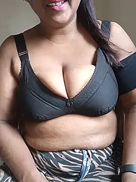 Snapshot of Ponaam-Babe chatting on June 28, 9:48 am Ponaam-Babe online show from June 28, 9:48 am