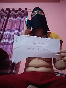Snapshot of Nilpori2 chatting on May 22, 11:21 pm Nilpori2 online show from May 22, 11:21 pm