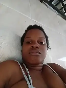 Snapshot of momspretty chatting on May 15, 7:32 pm momspretty online show from May 15, 7:32 pm