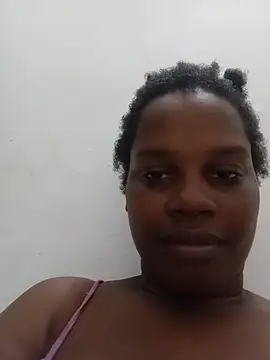 Snapshot of momspretty chatting on May 29, 2:26 pm momspretty online show from May 29, 2:26 pm