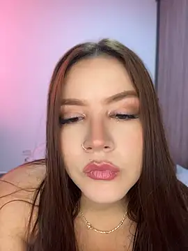 Snapshot of EmiliaOlsen chatting on May 13, 1:30 pm EmiliaOlsen online show from May 13, 1:30 pm