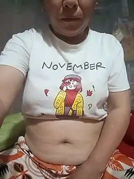 Snapshot of girl_cute69 chatting on June 16, 7:05 pm girl cute69 online show from June 16, 7:05 pm