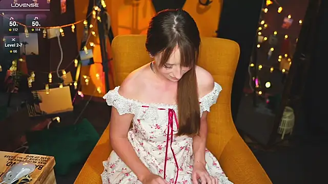 Snapshot of xxx_DownTown_xxx chatting on December 16, 7:54 pm xxx DownTown xxx online show from December 16, 7:54 pm