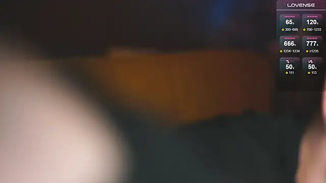 Snapshot of xxx_DownTown_xxx chatting on January 29, 5:13 pm xxx DownTown xxx online show from January 29, 5:13 pm