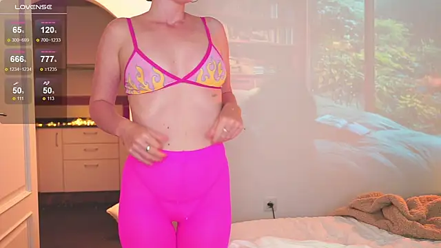 Snapshot of xxx_DownTown_xxx chatting on February 26, 10:09 pm xxx DownTown xxx online show from February 26, 10:09 pm