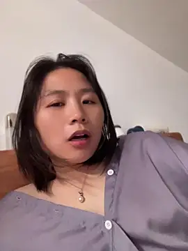 Snapshot of Iridessa- chatting on June 27, 12:22 pm Iridessa- online show from June 27, 12:22 pm