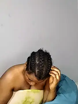Snapshot of JuicyHoney_01 chatting on June 25, 8:35 pm JuicyHoney 01 online show from June 25, 8:35 pm