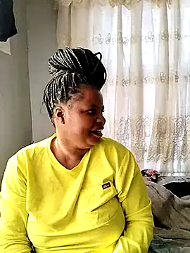 Snapshot of JuicyHoney_01 chatting on August 8, 5:42 am JuicyHoney 01 online show from August 8, 5:42 am