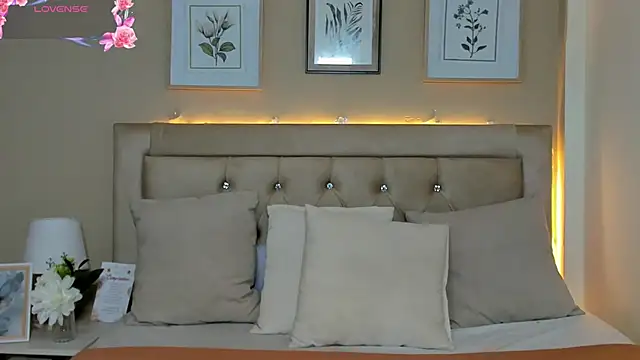 EmilyWinter  online show from June 16, 11:35 am
