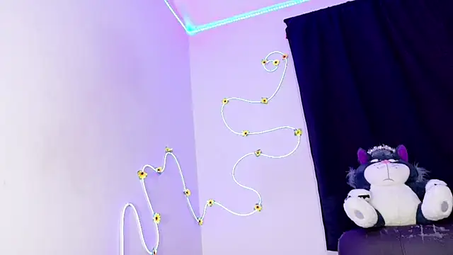 everlin 01 online show from June 10, 7:46 pm