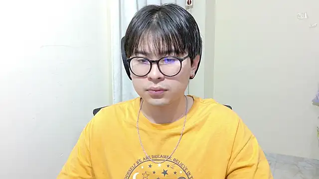 Snapshot of kuromi_boy chatting on June 15, 4:47 am kuromi boy online show from June 15, 4:47 am