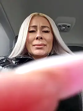 Snapshot of MILFBARBY chatting on December 14, 9:29 am MILFBARBY online show from December 14, 9:29 am