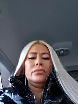 Snapshot of MILFBARBY chatting on December 21, 8:50 am MILFBARBY online show from December 21, 8:50 am