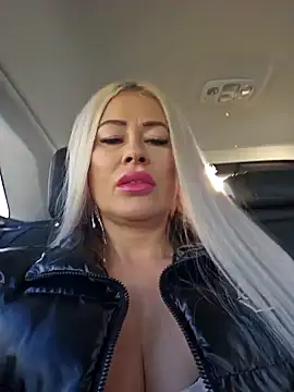 Snapshot of MILFBARBY chatting on December 30, 9:16 am MILFBARBY online show from December 30, 9:16 am