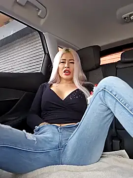 Snapshot of MILFBARBY chatting on January 5, 9:26 am MILFBARBY online show from January 5, 9:26 am