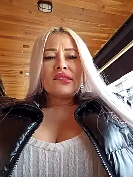 Snapshot of MILFBARBY chatting on February 17, 11:13 am MILFBARBY online show from February 17, 11:13 am