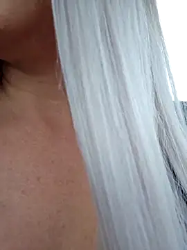 Snapshot of MILFBARBY chatting on February 25, 8:14 am MILFBARBY online show from February 25, 8:14 am