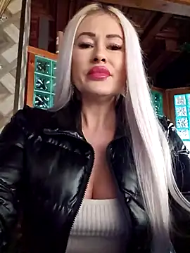 Snapshot of MILFBARBY chatting on March 3, 8:27 am MILFBARBY online show from March 3, 8:27 am