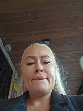 Snapshot of MILFBARBY chatting on September 22, 6:59 am MILFBARBY online show from September 22, 6:59 am