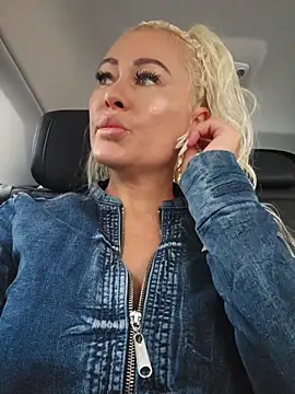 Snapshot of MILFBARBY chatting on September 30, 7:13 am MILFBARBY online show from September 30, 7:13 am