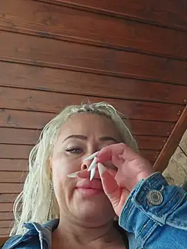 Snapshot of MILFBARBY chatting on October 13, 7:19 am MILFBARBY online show from October 13, 7:19 am