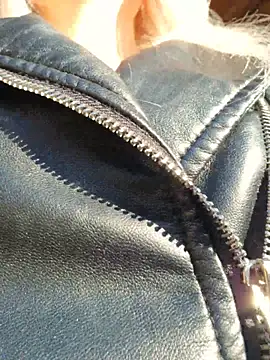 Snapshot of MILFBARBY chatting on October 27, 8:07 am MILFBARBY online show from October 27, 8:07 am