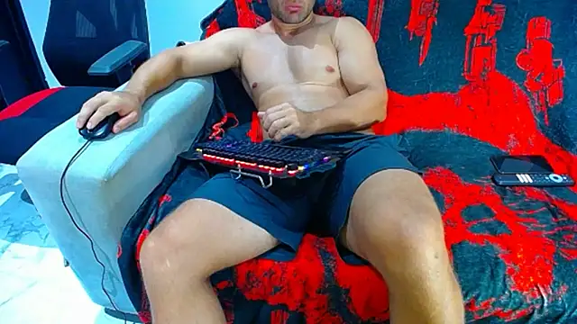 Snapshot of hugo_19cm chatting on June 30, 1:28 am hugo 19cm online show from June 30, 1:28 am