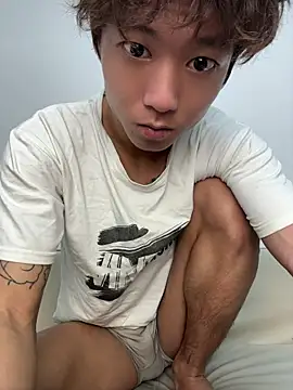 Snapshot of luo-77 chatting on June 5, 2:01 pm luo-77 online show from June 5, 2:01 pm