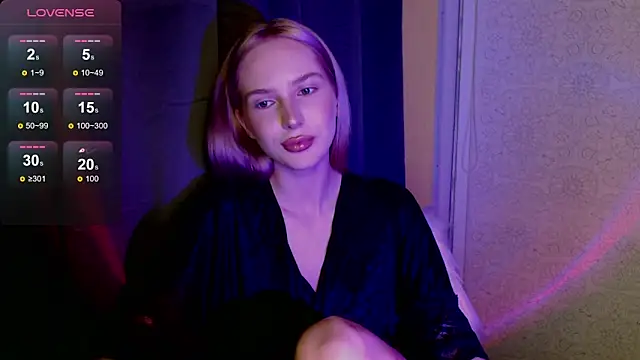 MichelleVelour online show from May 20, 5:30 pm